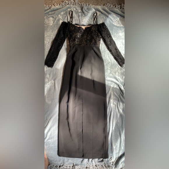 Theia Couture Andrina Lace off the Shoulder Gown, size 10 - Picture 4 of 9